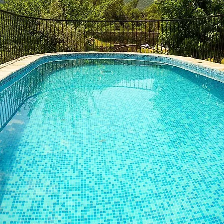 Fethiye Kayakoyde 4+1 Havuzu Korunakli, Genis Bahceli Luks فيلة