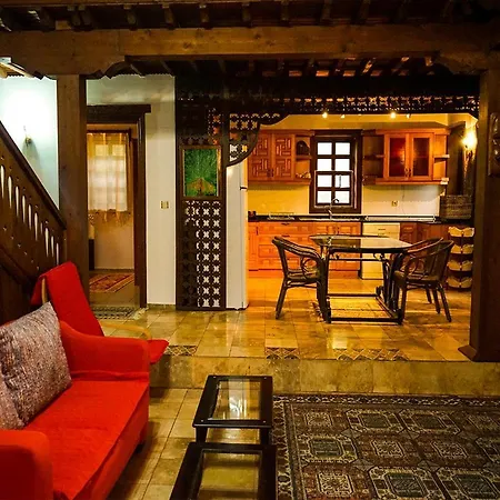 Fethiye Kayakoyde 4+1 Havuzu Korunakli, Genis Bahceli Luks Belen (Fethiye)